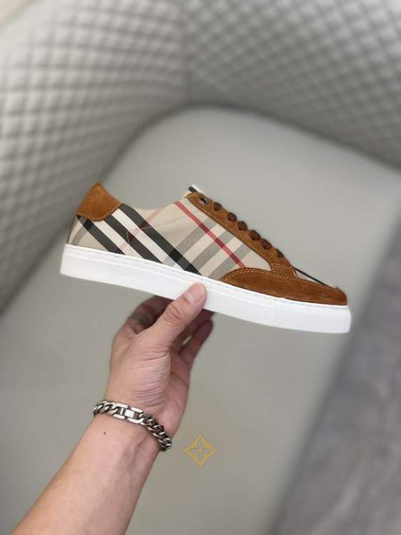 Picture of Burberry Shoes _SKUBurberrysz38-44mhf02621965